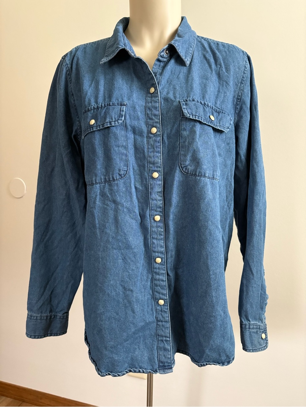 Lucky Brand Women’s Blue Denim Boyfriend Chambray Shirt Size Large